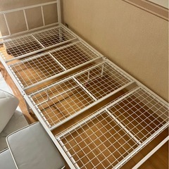 ニトリのシングルベッドの画像