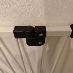 日本育児 ベビーズゲイト ホワイト　取り付け幅：約73～90cmの画像