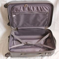 グレー　中型　スーツケース　鍵無しの画像