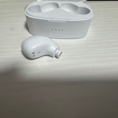 ダイソー　ワイヤレスイヤホン　片耳　充電器　TWS G273 DAISOの画像