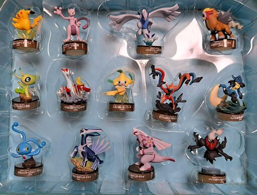 ポケモンフィギュアミュージアム 海洋堂 全13種 ＆トランク コンプリート 海洋堂・ポケモンフィギュアミュージアム全13種と専用収納