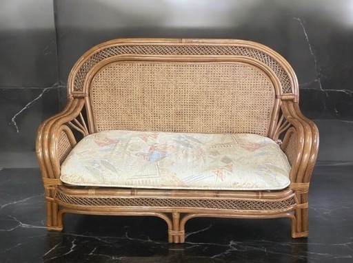 ヴィンテージ　ラタンのベンチ　とても雰囲気のあるベンチ