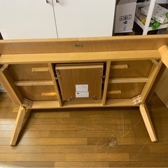 ニトリ　サイズが変わるテーブルの画像