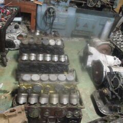 オールドMベンツ113SLエンジン各種精密加工済み―部品取り付け実施中の画像