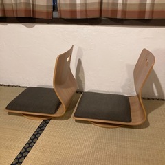 【決まりました】残り2脚まとめて！オシャレなニトリの回転座椅子の画像
