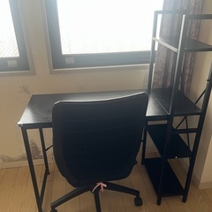 デスクテーブル チェア付きの画像