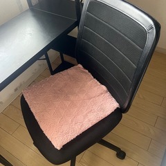 デスクテーブル チェア付きの画像