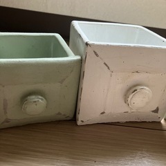 引き出し形のポットの画像