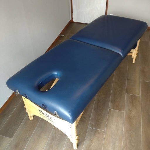 折りたたみ式マッサージベッド