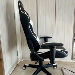 ゲーミングチェアの画像