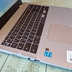 ASUS  chromebookノートパソコンの画像