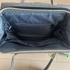 多機能　マザーズバッグ　リュック　オムツ交換ベッド　グレーの画像