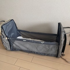 多機能　マザーズバッグ　リュック　オムツ交換ベッド　グレーの画像