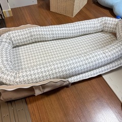 お出かけ用ベビーベッドの画像