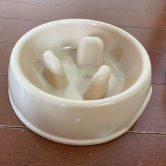 犬用早食い防止エサ入れとエサ入れの画像