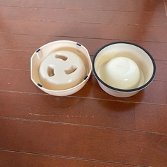 犬用早食い防止エサ入れとエサ入れの画像