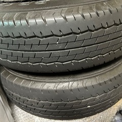 ハイエース純正ホイールタイヤ付きの画像