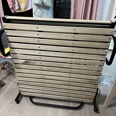 折りたたみベッドフレームの画像
