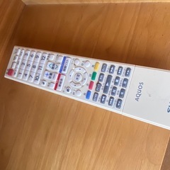 【破格】24型テレビ＋テレビ台セット！引越しのため早めにお譲りします！Blu-ray対応（要修理）の画像
