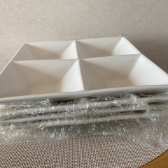 プレート4枚の画像