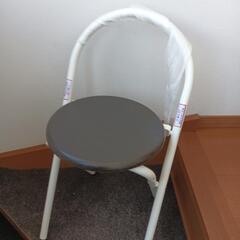 折りたたみ椅子　