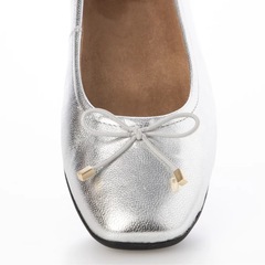 Clarks Candra シルバー フラットシューズ美品24cmの画像