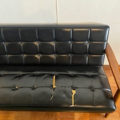【カリモク60】２Pソファー  黒レザーの画像