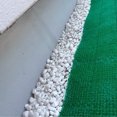 白 玉砂利の画像