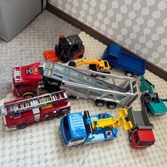 車のおもちゃ8点
