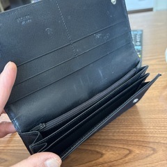 【譲り先決まりました】
PRADA長財布の画像
