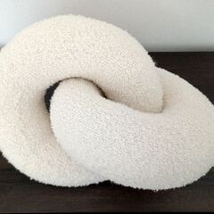 ブークレニットクッション