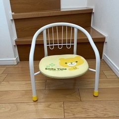 小さい子の椅子　　