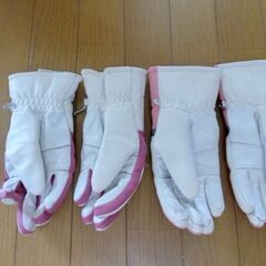 キッズ子供スキースノボー用手袋2足セット　1度使用してサイズダウン仕舞っていた物の画像