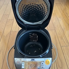 炊飯器の画像