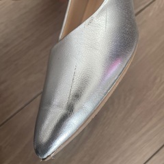 UNIQLO　シルバーパンプスの画像