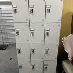 鍵付きロッカー　シューズ　貴重品ロッカー　12人用　鍵付き　スチ...