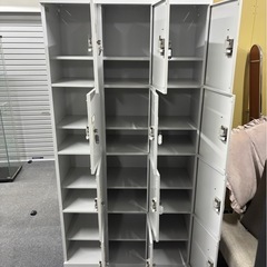鍵付きロッカー　シューズ　貴重品ロッカー　12人用　鍵付き　スチールロッカーの画像