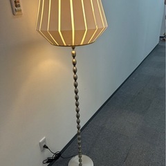 IKEA EKARP フロアランプベース　シェード付　スタンドライト　照明の画像