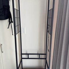 服掛けラック棚付きの画像
