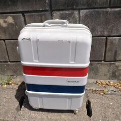スーツケース 旅行かばんの画像
