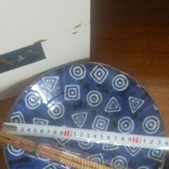 煮物を盛り付けて