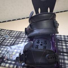 スノーボードビンディング付きの画像