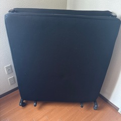 折りたたみマットレス付きシングルベッド