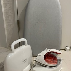 アイロン&アイロン台の画像