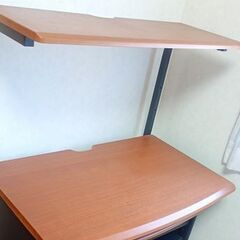 パソコンデスクの画像