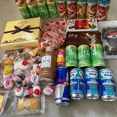 商談中お菓子とジュースセット　福岡土産あまおう苺味チロリアン　ステラおばさん　サンガリア190ml ラムネ13本　りんご13本　お茶7本　チョコ　アーモンド　紗々　フィナンシェ　パウンドケーキ　マシュマロ　飴等　カフェラテ　レッドブル　 引き取り希望の画像