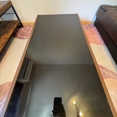 ガラステーブルの画像