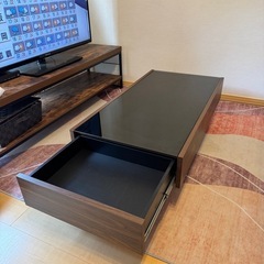 ガラステーブルの画像