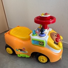 アンパンマン　車　背もたれなし