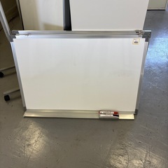 B-025 壁掛け　ホワイトボード❗️ペンボード消し付き
